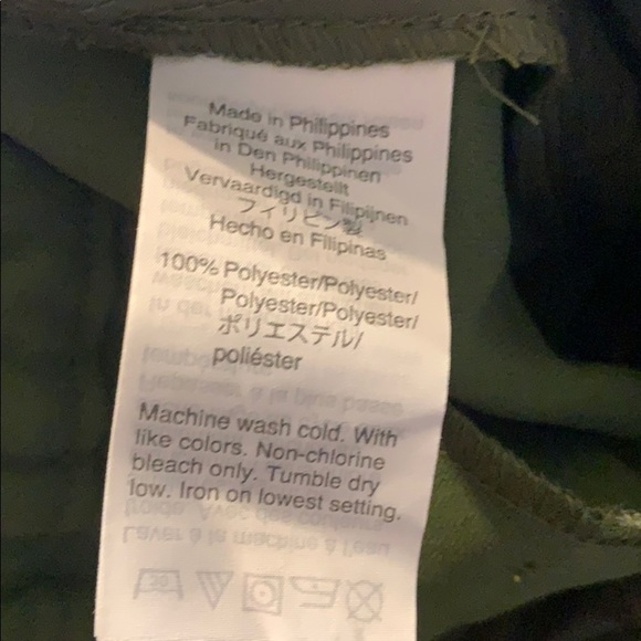 J by j crew 4" drapey crepe short size 2 s… - Picture 5 of 5